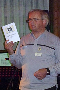 Winfried Irmler mit Festschrift